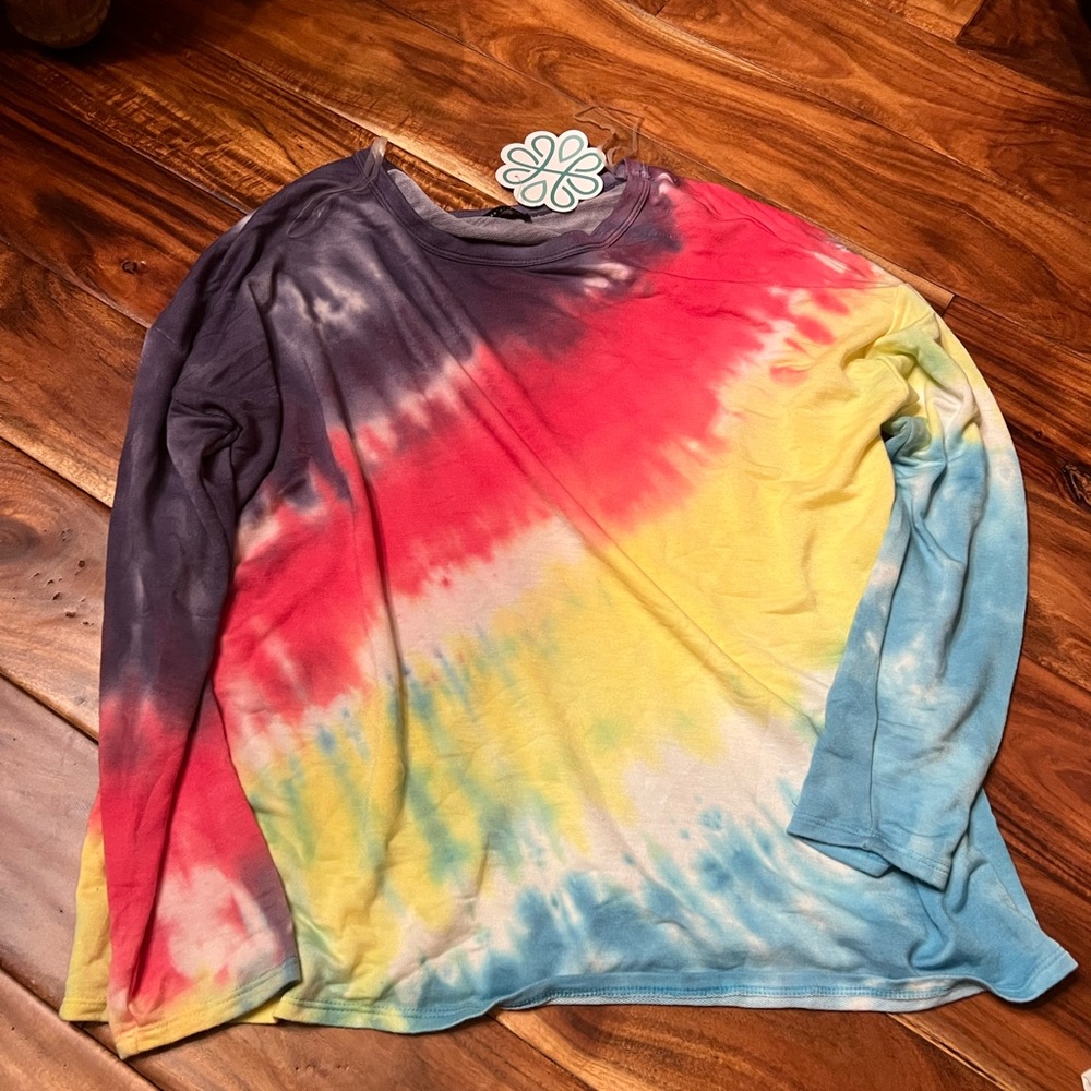 Women’s sweet Claire rainbow tie dye sweater. New! Size l/x